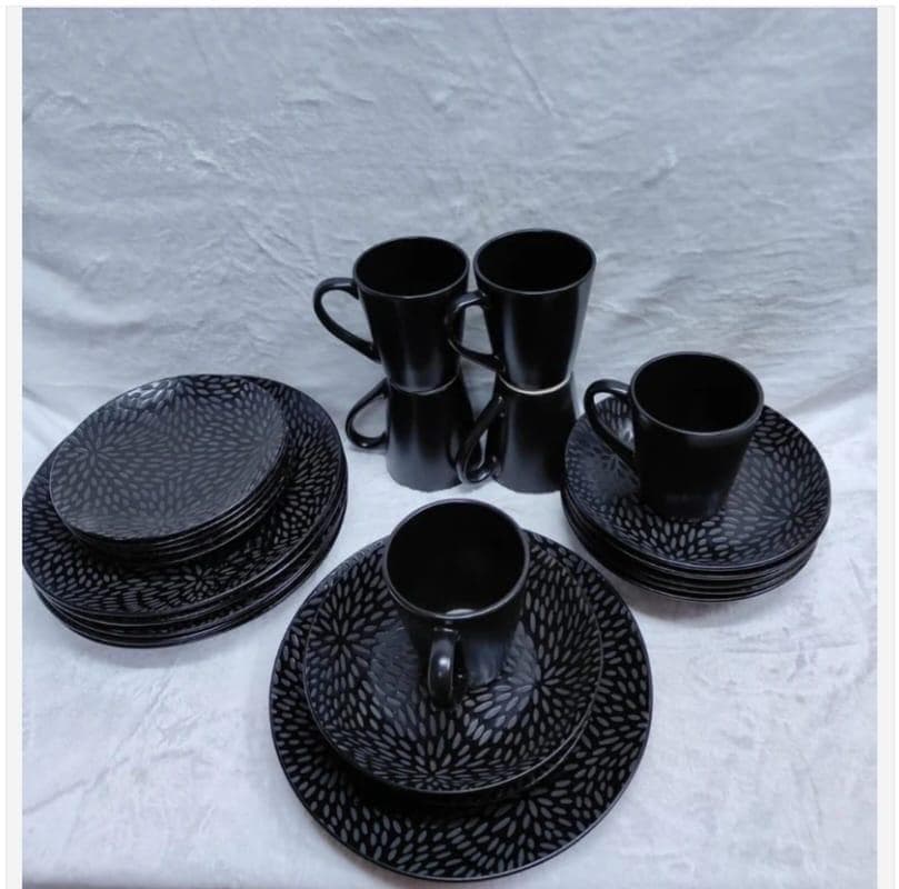 24-Piece Black Leaf Ceramic Dinner Set